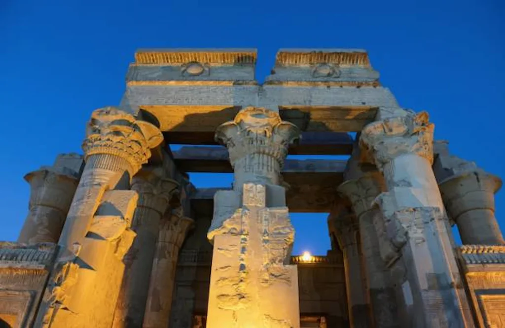 Excursion Edfou Kom Ombo au départ de Louxor | Horus & Sobek