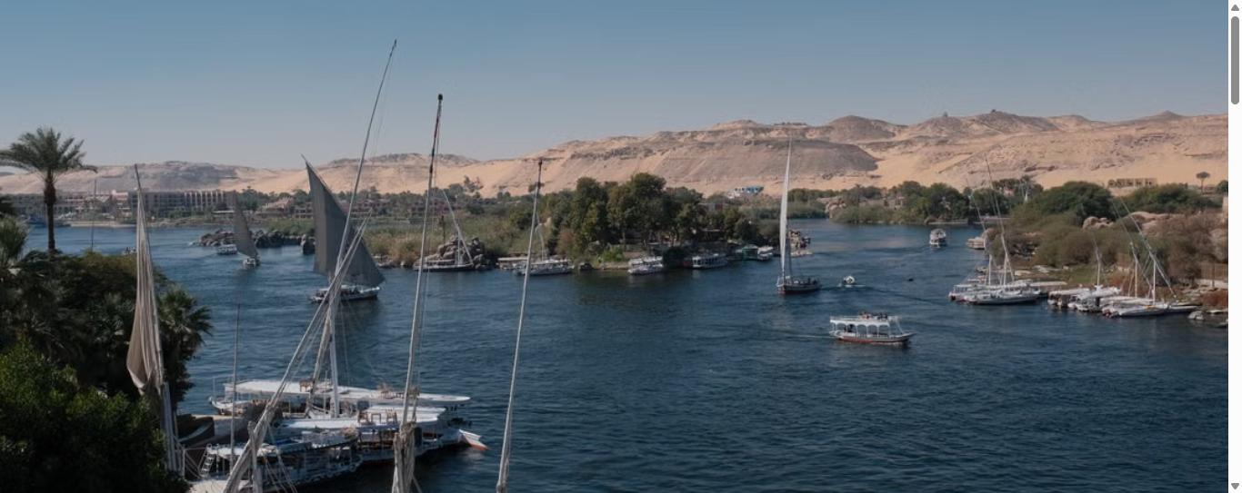 Circuit Egypte 15 jours - felouques amarrées sur le Nil à Assouan
