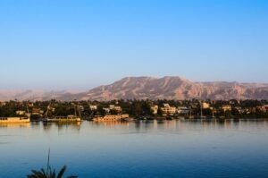 Égypte en décembre : navigation sur le Nil sous le soleil d'hiver
