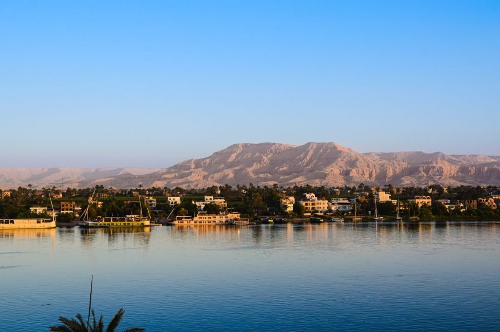 Égypte en décembre : navigation sur le Nil sous le soleil d'hiver