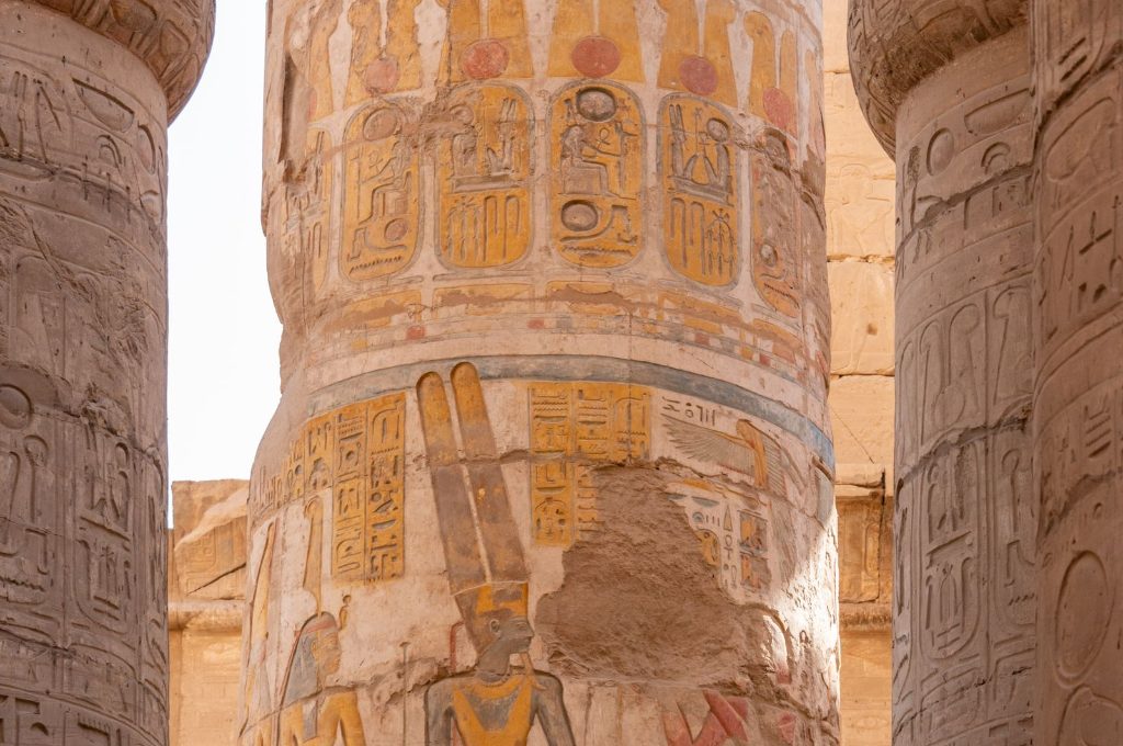 Que faire à Louxor : la grande salle hypostyle du temple de Karnak sur la rive est